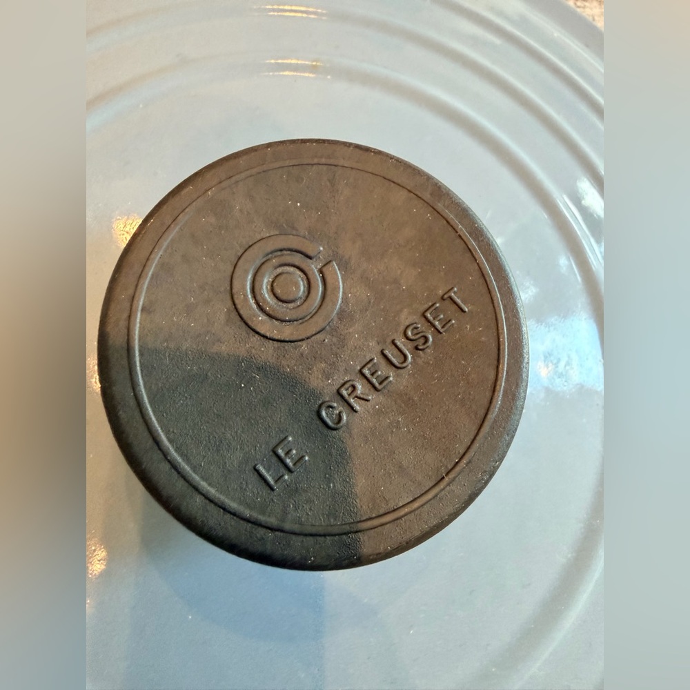 Le Creuset Pale Blue Enamel Cast Iron Lid with Black Knob VTG 10” - Picture 3 of 10
